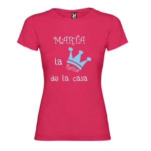 camiseta-fucsia-soy-la-reina-de-la-casa